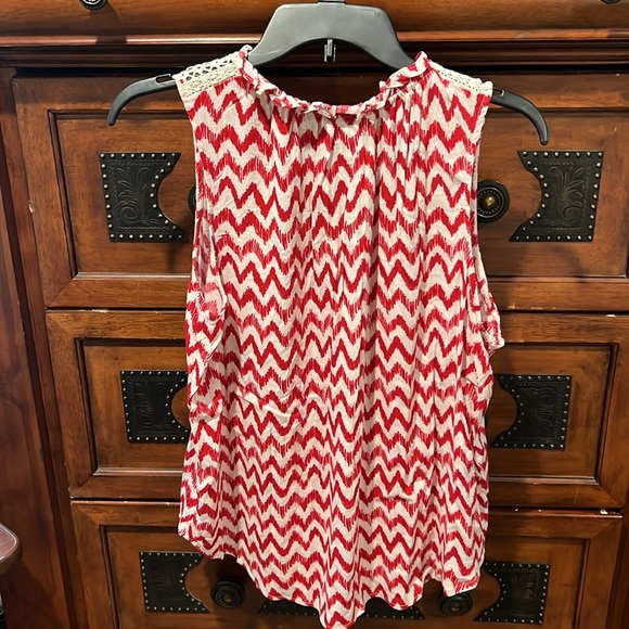 Studio B size Large sleeveless top - Picture 3 of 4